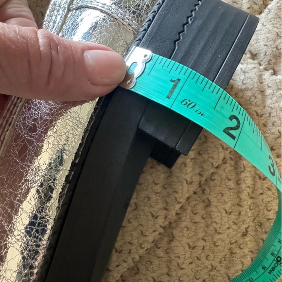 Zodiac Metallic Silver Loafers- super fun& sassy! Cute edging! FUN FASHION ๐๐ - Picture 6 of 14